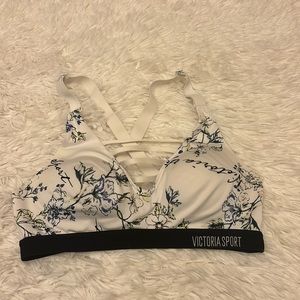 Victoria Sport Victoria’s Secret sports bra size 34b